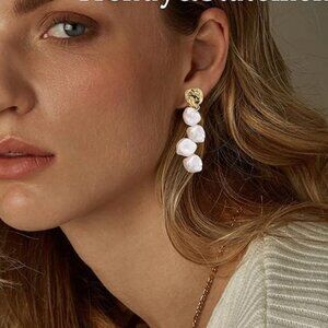 PEARL STATEMENT EARRINGS